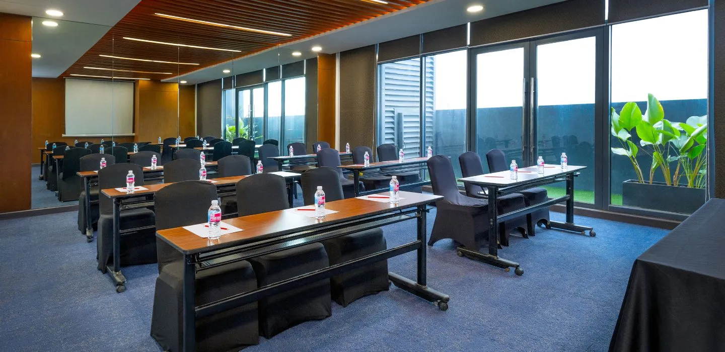 The Tenth Meeting Room