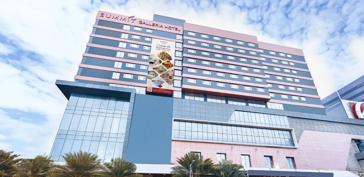 Summit Galleria Cebu Facade
