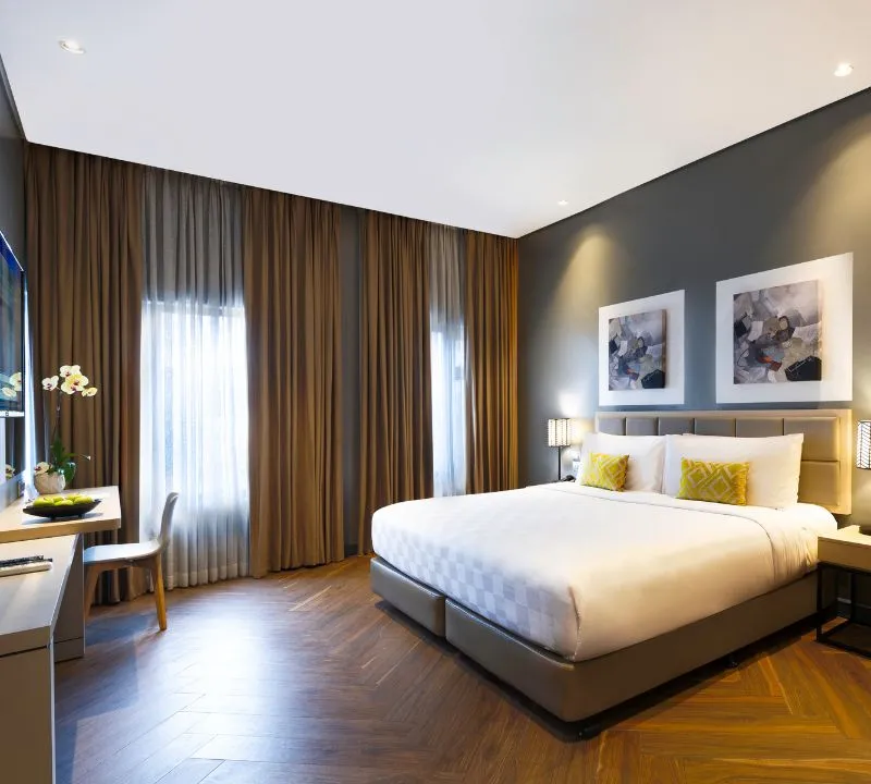 Summit Hotel Greenhills Deluxe King Room