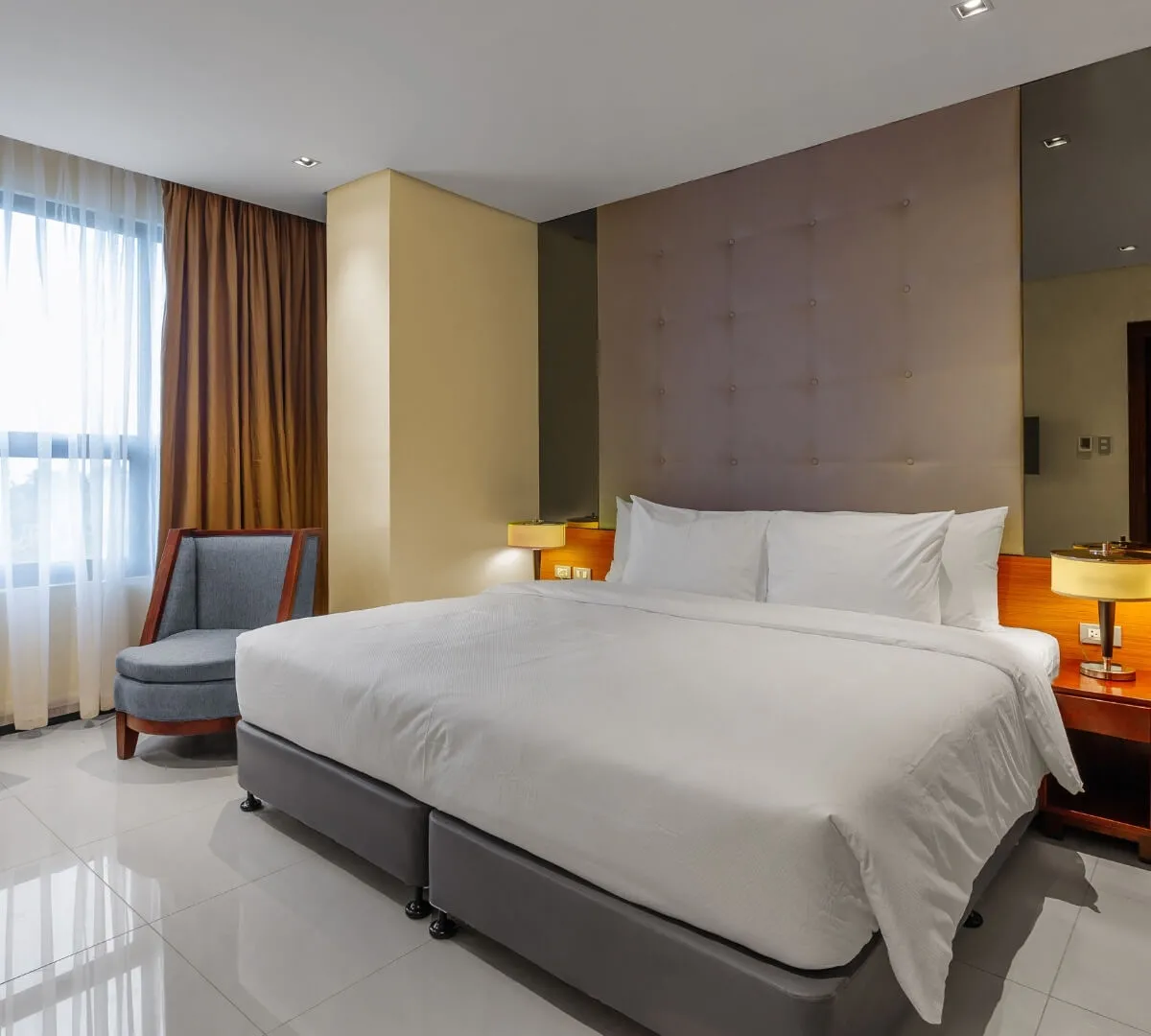 Summit Hotel Tacloban Sangyaw Suite 1