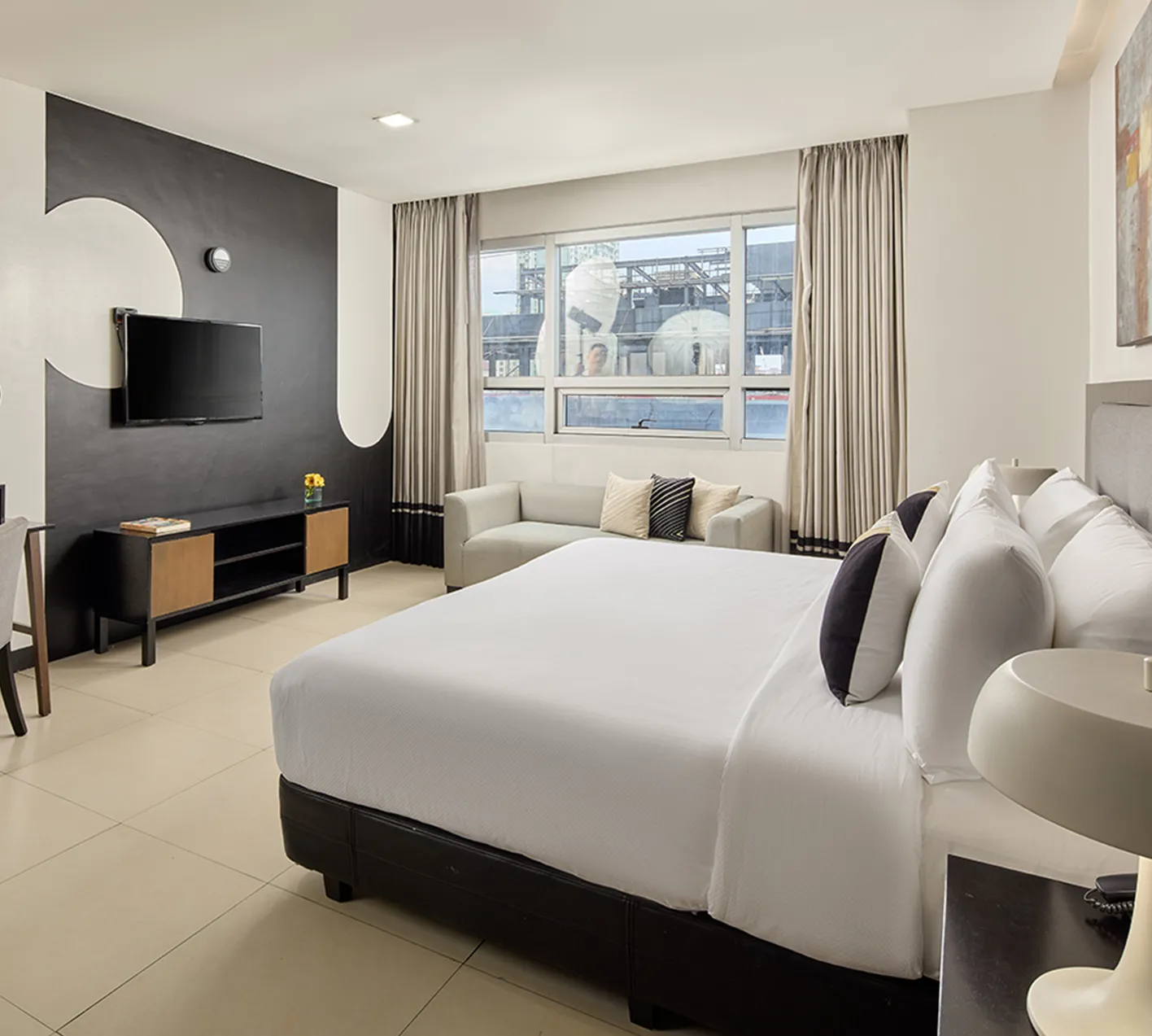 Summit Hotel Magnolia Deluxe King